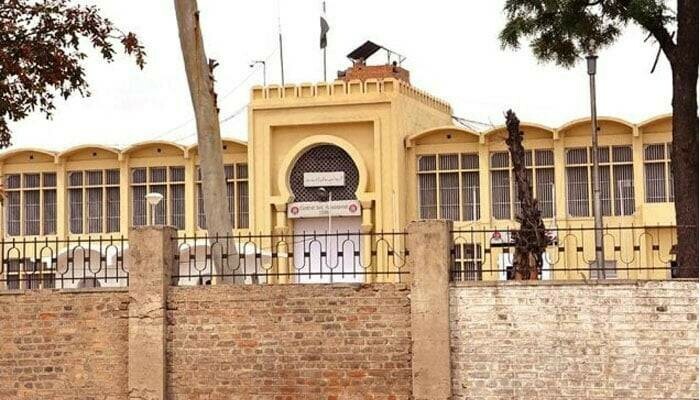 اڈیالہ جیل سے امراضِ قلب کے اسپتال منتقل کیے گئے تین قیدیوں میں سے ایک دم توڑ گیا : راولپنڈی