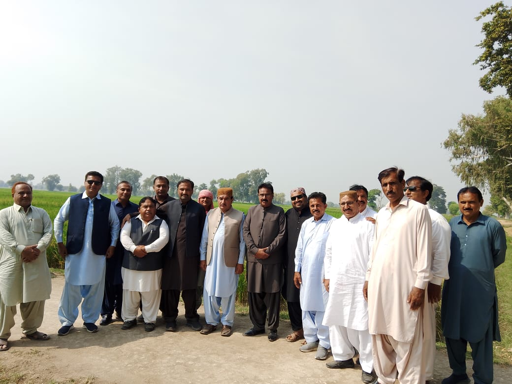 ڏوڪري ۾ ڊائريڪٽر جنرل زرعي تحقيق سنڌ پاران چانورن جي تحقيقاتي مرڪز جو دورو