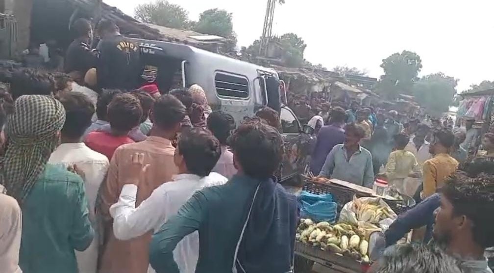 عمرڪوٽ ۾ پوليس سان جهيڙو، گرفتار جوابدار ڇڏائڻ جو ڪيس داخل، 3 ڄڻا گرفتار