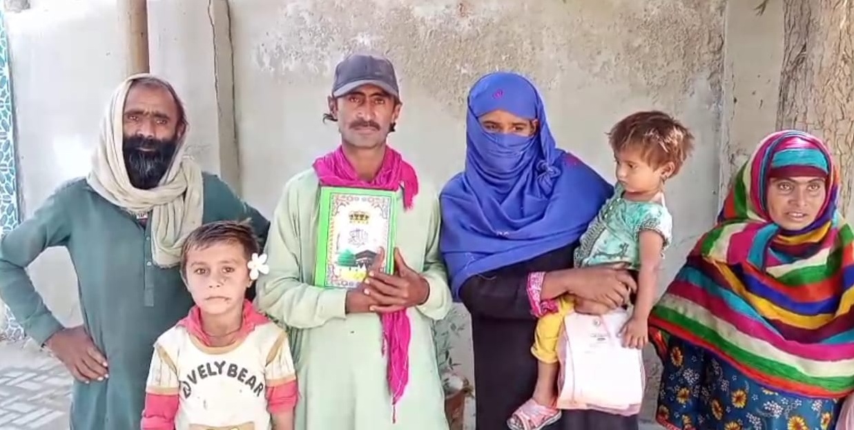 نوشهروفيروز ۾ مورو واسين جو معصوم ٻارڙن سميت جڳهه مالڪ خلاف احتجاج