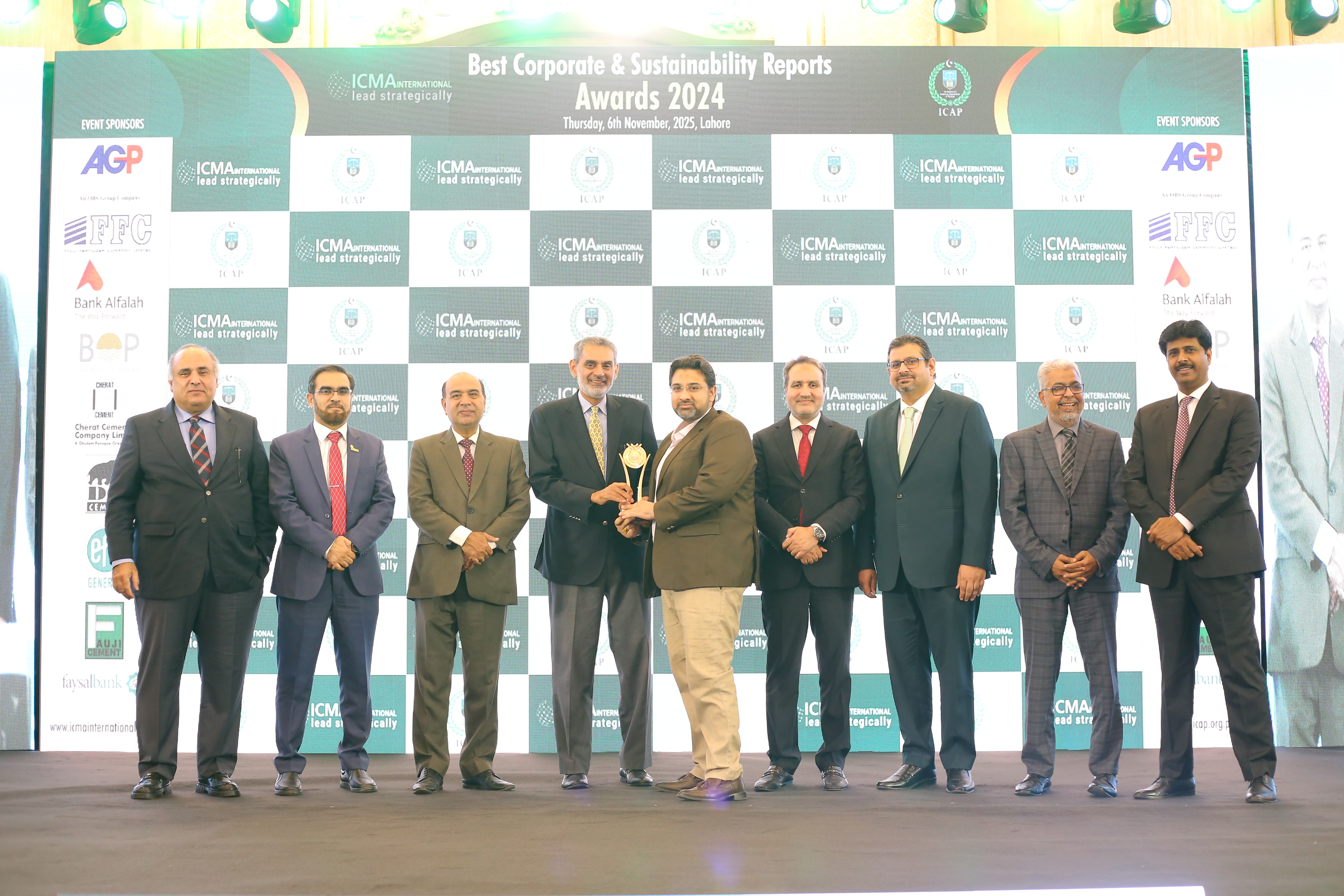 ایف ایف سی کا بہترین کارپوریٹ اور Sustainability رپورٹ ایوارڈز کا حصول