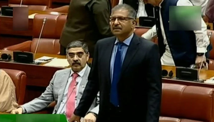 سینیٹ میں غلطیوں والا بل شرمندگی کا باعث بنا، آج واپس لینا پڑا: سینیٹر علی ظفر