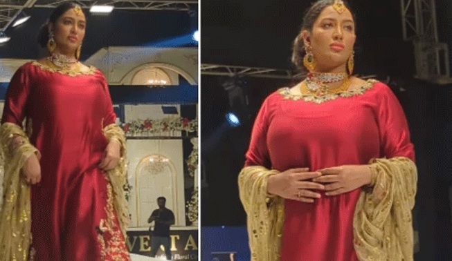 متھیرا ریمپ واک پر تنقید کی زد میں