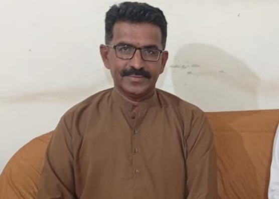 ملير: اسٽيل ٽائون ۾ واردات، ڦورو صحافي اعجاز شيخ جي پٽ کان نئين موٽر سائيڪل ڦر ڪري فرار