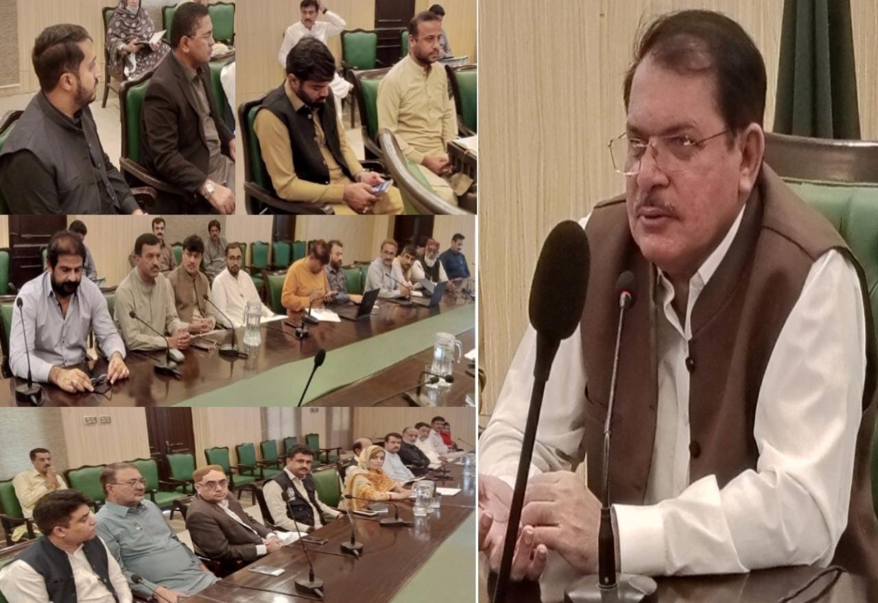 ڊپٽي ڪمشنر منور عباس سومرو جي صدارت ھيٺ پوليو مهم بابت اجلاس