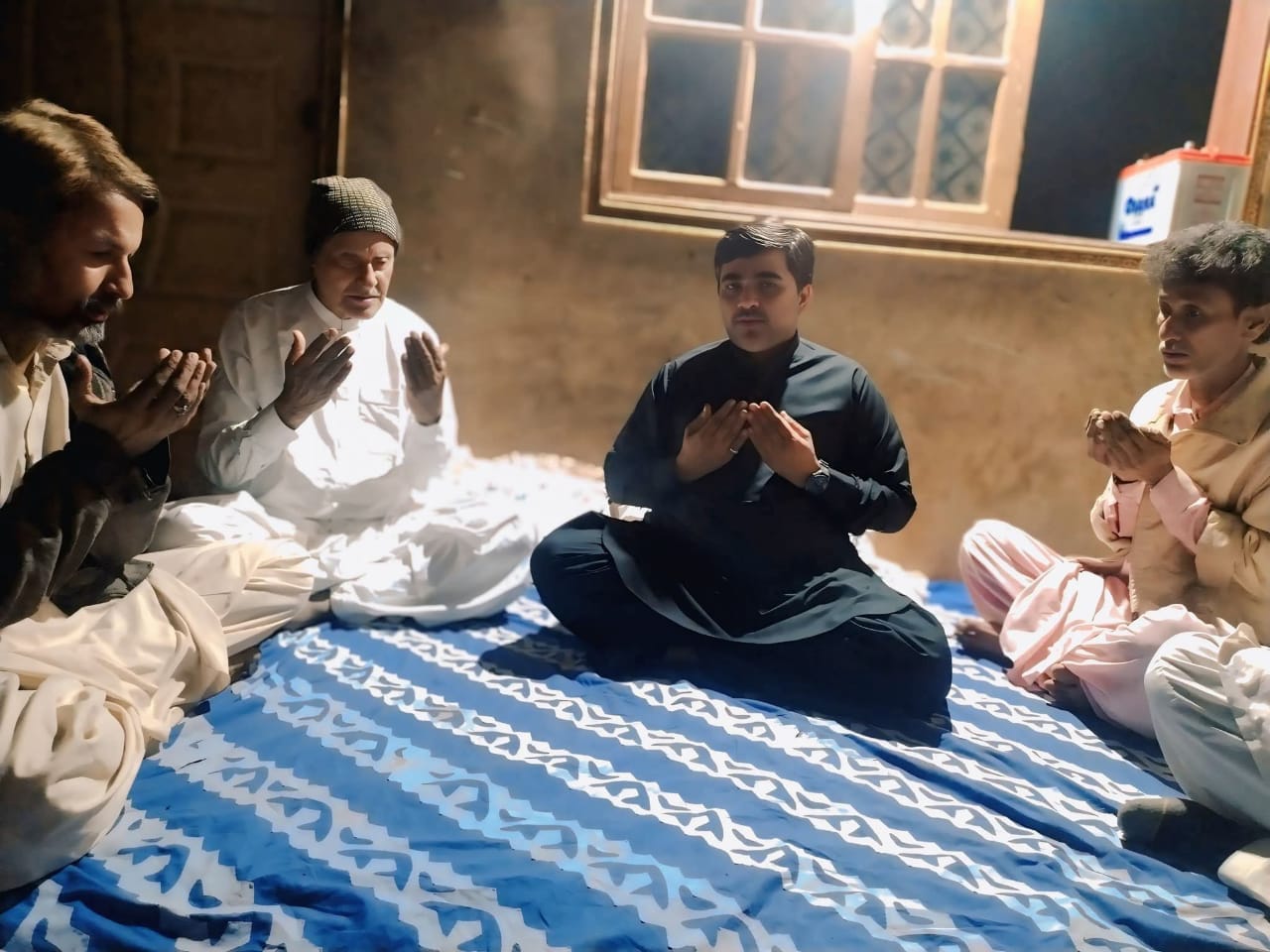 ٺٽو: پ پ اڳواڻ سيد محمود عالم شاهه بخاري پاران آفتاب شاه جي امڙ جي لاڏاڻي تي ڏک جو اظهار