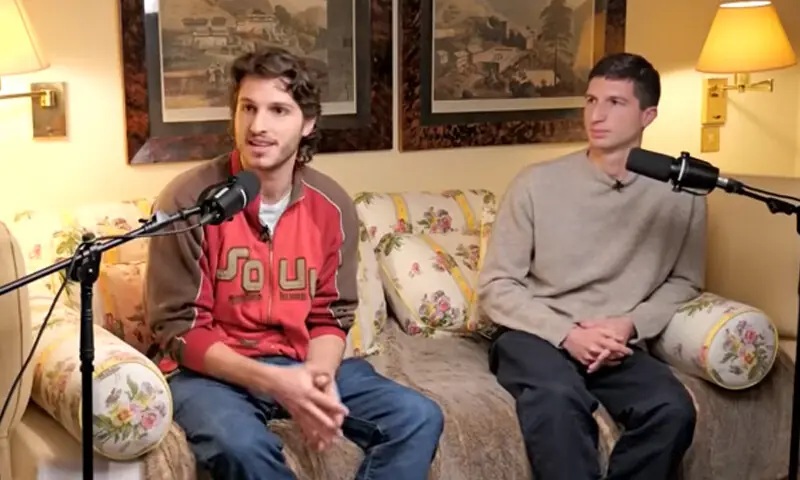 برطانوی حکومت نے کہا ہے کہ ہمیں پاکستان میں ’’تحفظ نہیں ملے گا‘‘: عمران خان کے بیٹوں کا بیان