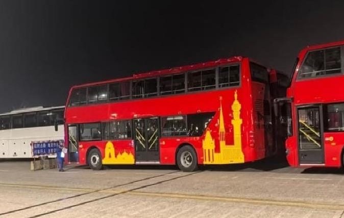 کراچی والوں کیلئے نئے سال کا تحفہ! کل سے شہر میں ڈبل ڈیکر بسیں چلیں گی