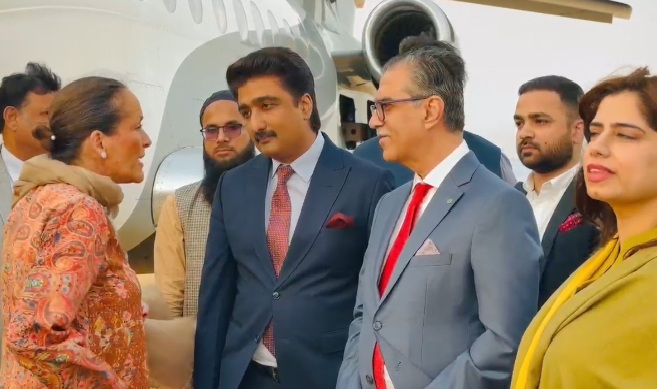 کراچی؛ پرنس کریم آغا خان کی صاحبزادی پرنسس زارا آغا خان تین روزہ دورے پر کراچی پہنچ گئی