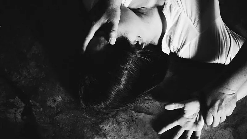 ایس ایس پی جیکب آباد کا مبينه اجتماعی زیادتی کا شکار لڑکی آسیہ کے معاملے کا نوٹس، ایس ایچ او مقصود سنجرانی اور منشی یاسین نوناری معطل