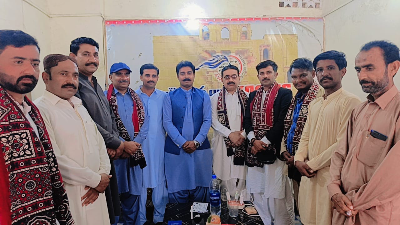 ٺٽو: عوامي پريس ڪلب جي چونڊيل عهديدارن کي مبارڪن جو سلسلو جاري