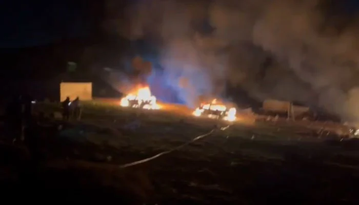 مغربی کنارے میں اسرائیلی آبادکاروں کے حملے، فلسطینی گھروں کو نذرآتش کرنے کی ویڈیوز سامنے آ گئیں