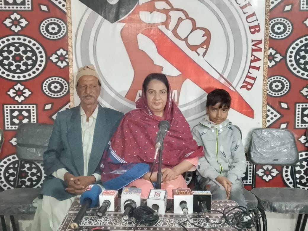 ضلعي انتظاميا غريب پورهيتن جو معاشي قتل عام ڪري رهي آهي: سعيده گوپانگ