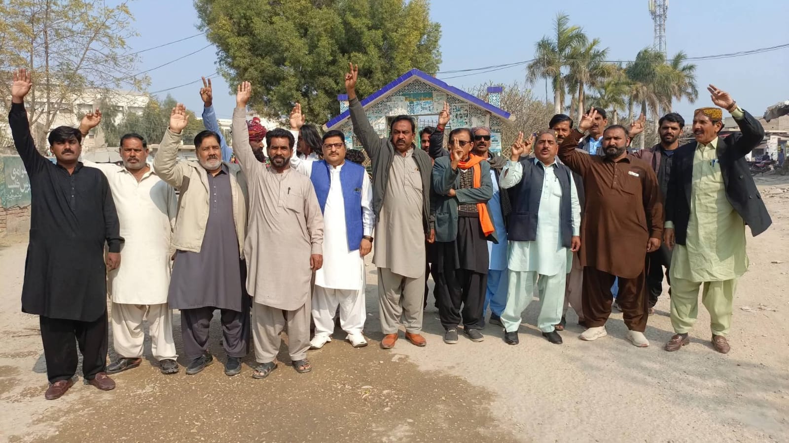 دادو پوليس پاران صحافين تي ڪيس داخل ڪرڻ خلاف مختلف شهرن ۾ مظاهرا