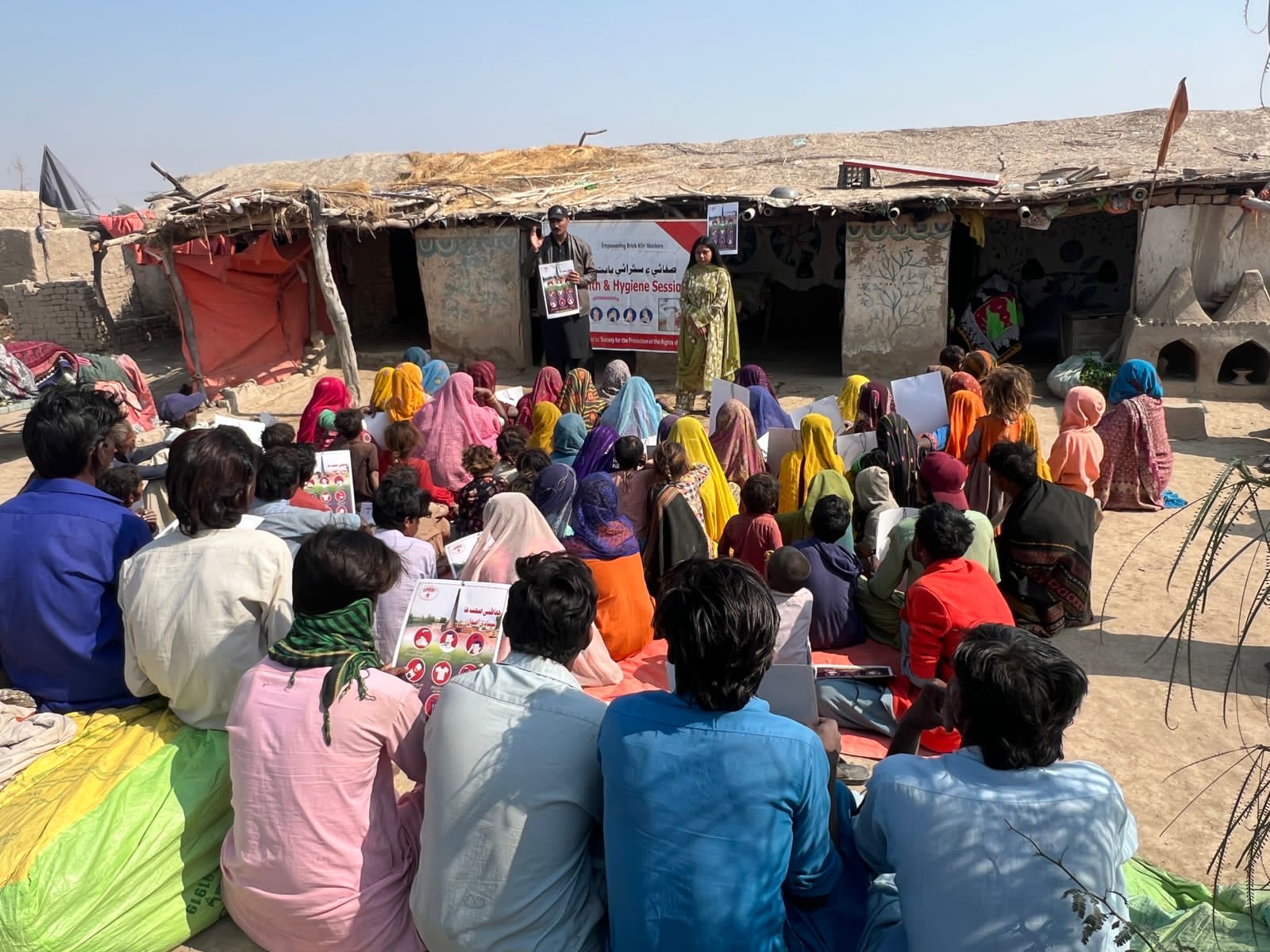 عمرڪوٽ: ڳوٺ ڍولو ماڇي ۾ اسپارڪ پاران صحت ۽ صفائي بابت آگاهي سيشن