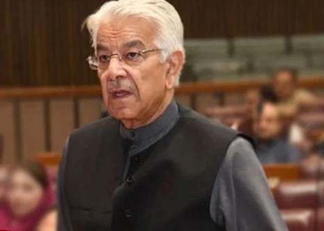 ہمارے فوجیوں کے دھڑ سر سے جدا کر دیے جاتے ہیں، پنجاب کے شناختی کارڈ دیکھ کر بلوچستان میں گولیاں مار دی جاتی ہیں: خواجہ آصف