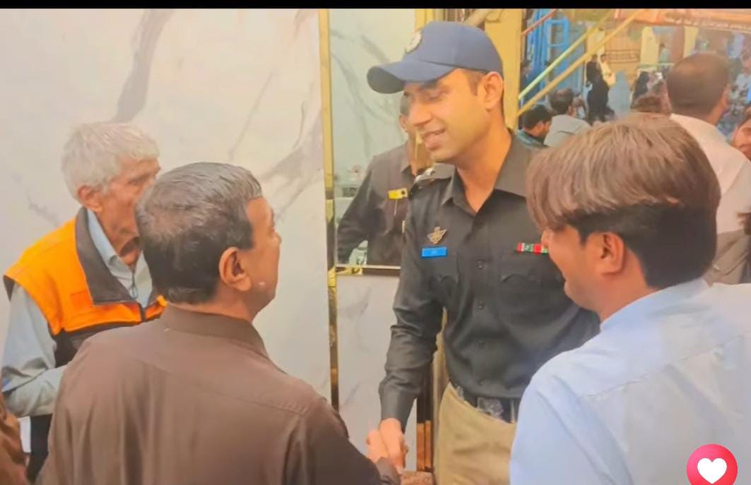 مورو ۾ اي ايس پي محمد آصف کرل پاران شهر جو دورو