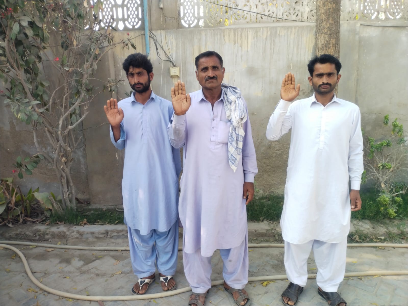 نوشهروفيروز ۾ ڳوٺ بهرام سولنگي واسي استاد جو پٽن سميت احتجاجي مظاهرو