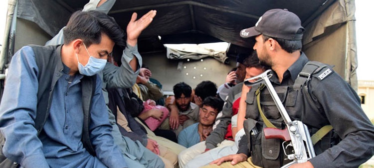 کراچی میں غیر قانونی افغان باشندوں کے خلاف کارروائی، سینکڑوں گرفتار