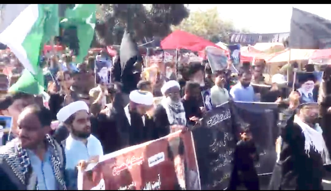 ٺٽي ۾ ايراني سپريم ليڊر جي شهادت ۽ ايران تي حملن خلاف ريلي ۽ ڌرڻو