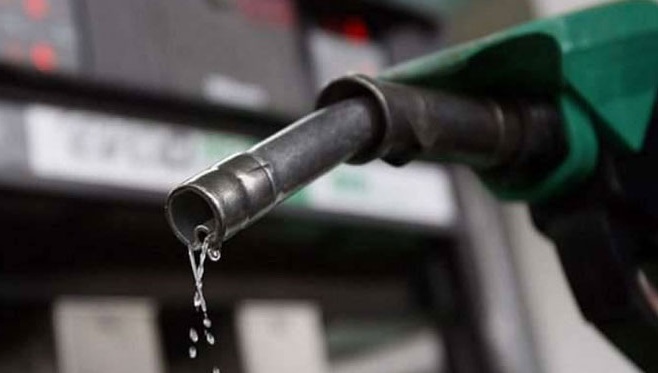 ملک میں پیٹرولیم مصنوعات کی ممکنہ قلت کا خدشہ، وزیرِاعظم کو خط