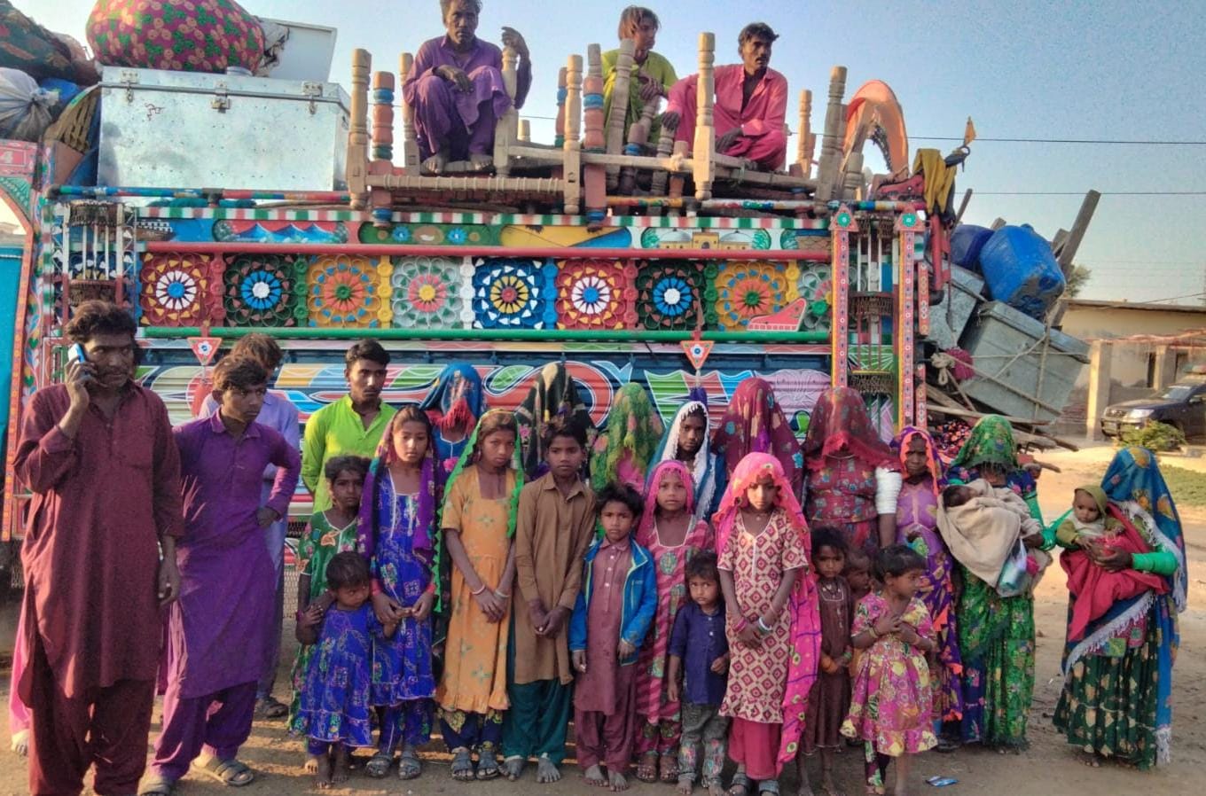 ڪنري پوليس پاران نجي جيل مان 33 هارين کي بازياب ڪرائڻ جي دعويٰ