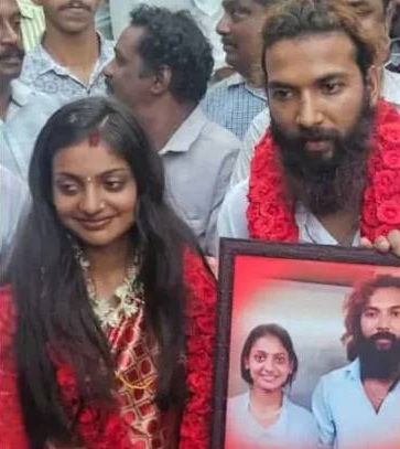کمبھ میلے کے دوران وائرل ہونے والی لڑکی مونالیزا نے مخالفت کے باوجود مسلمان نوجوان سے شادی کر لی