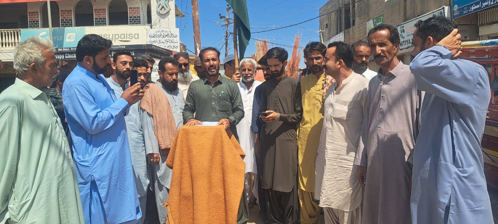 گڏاپ ۾ 23 مارچ جي حوالي سان ريلي ڪڍي وئي، وڏي انگ ۾ شهري شريڪ