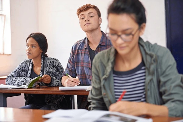 سندھ حکومت کا کاپی کلچر کی روک تھام کے لیے بڑا قدم، اب پیپر لیک کرنے والے بچ نہیں سکیں گے