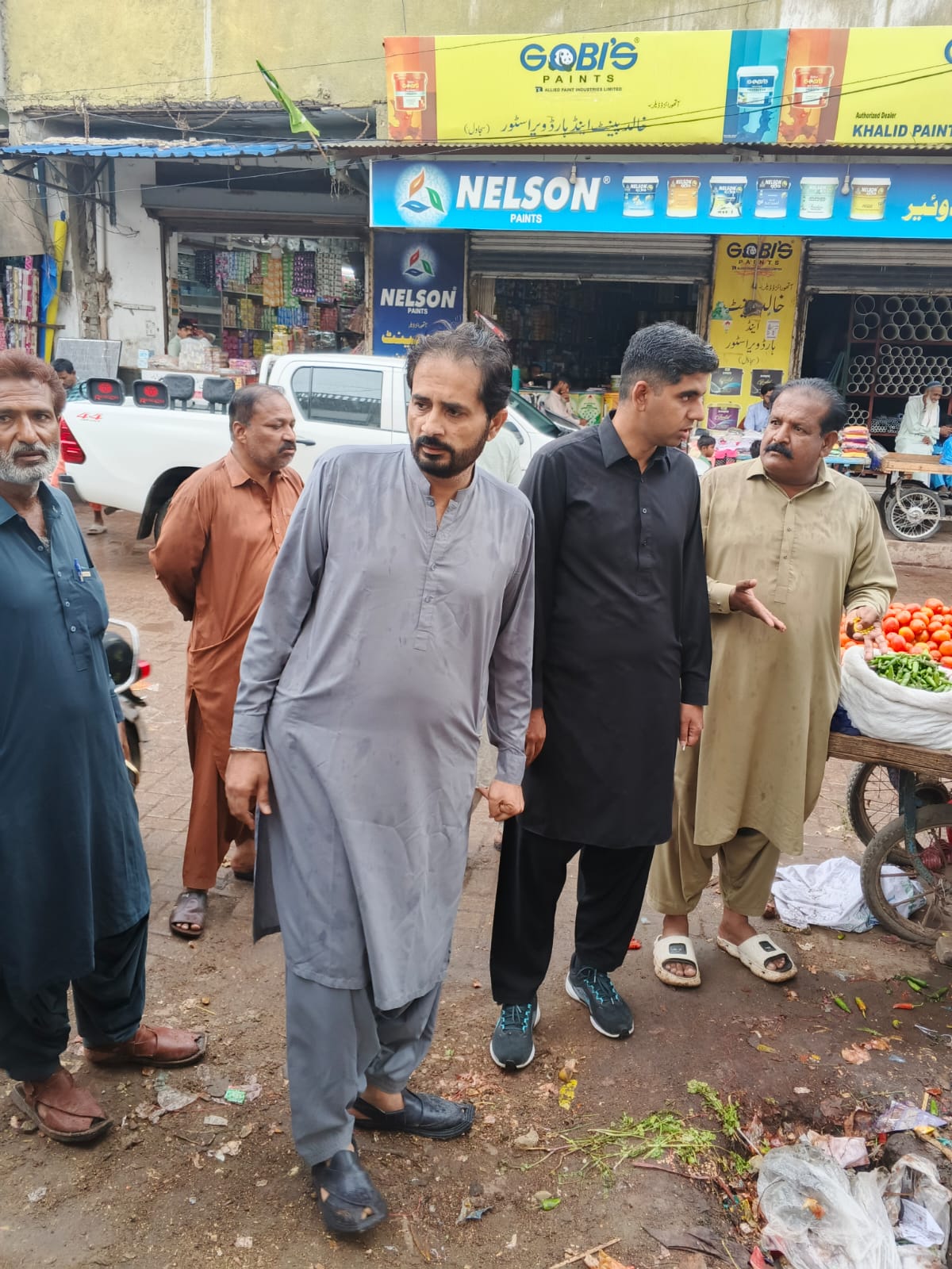 سجاول ۾ برسات دوران اسسٽنٽ ڪمشنر ۽ ٽائون چيئرمين پاران شهر جو دورو