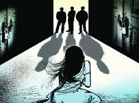 ٹھری میرواہ تھانے میں پولیس اہلکار اور عورت سمیت 4 ملزمان کے خلاف ویڈیوز بنانے، بلیک میل اور زیادتی کے 3 الگ الگ مقدمات درج