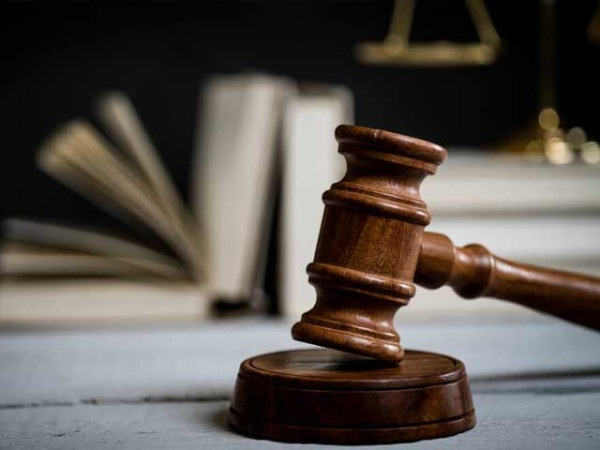 کراچی: کاٹھور کی 80 ایکڑ زمین پر قبضے سے متعلق کیس کی سماعت، وکلا میں تلخ کلامی پر عدالت برہم