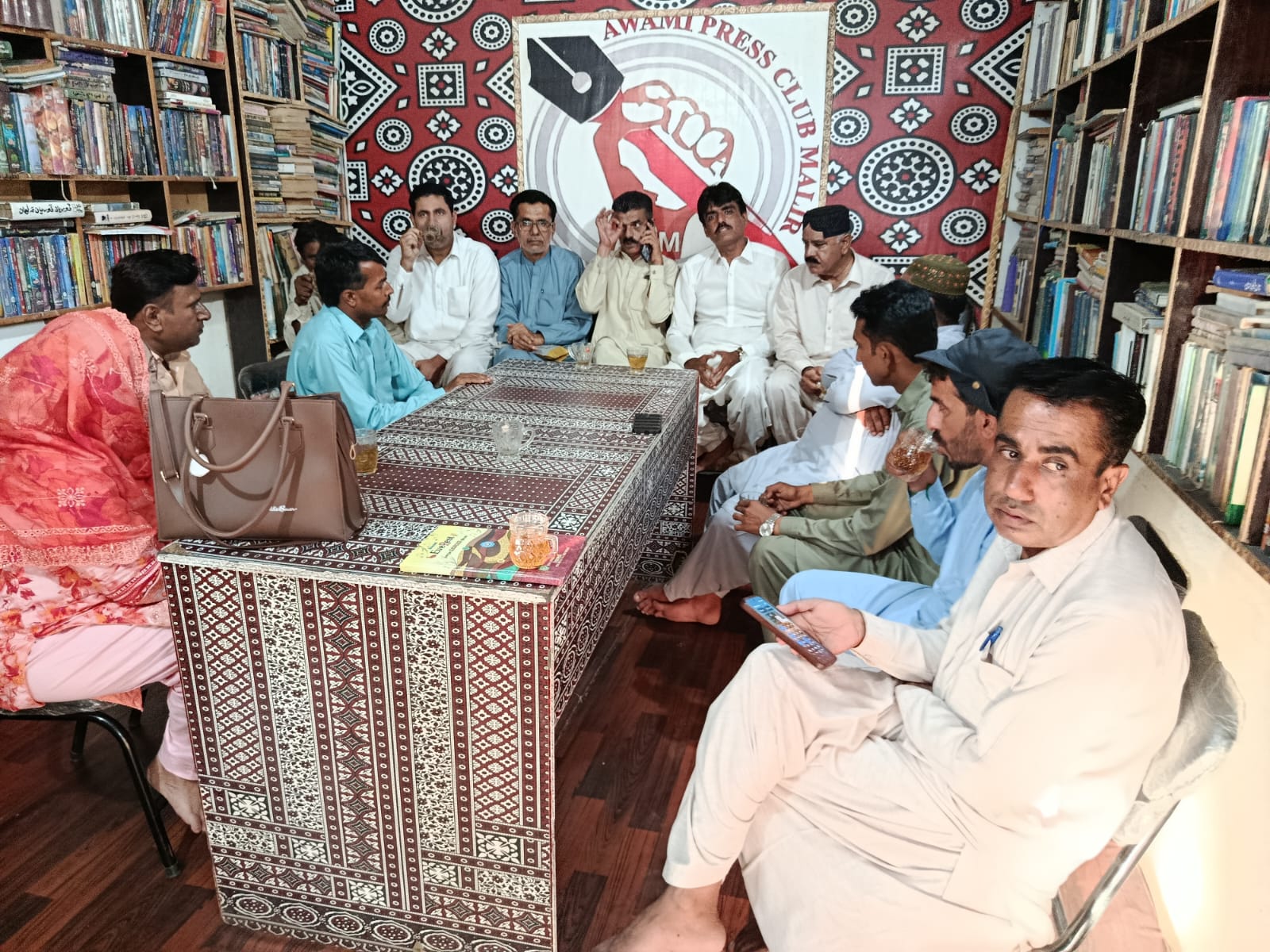 عوامي پريس ڪلب ملير ۾ اسٽڊي سرڪل، صحافت ادب ۽ سياست جي لاڳاپي تي علمي ويهڪ