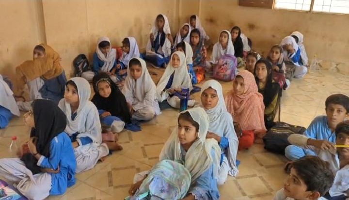 ملير جي اسڪولن ۾ تعليم کاتي جي لاپرواهي سبب بنيادي سهولتن جي کوٽ