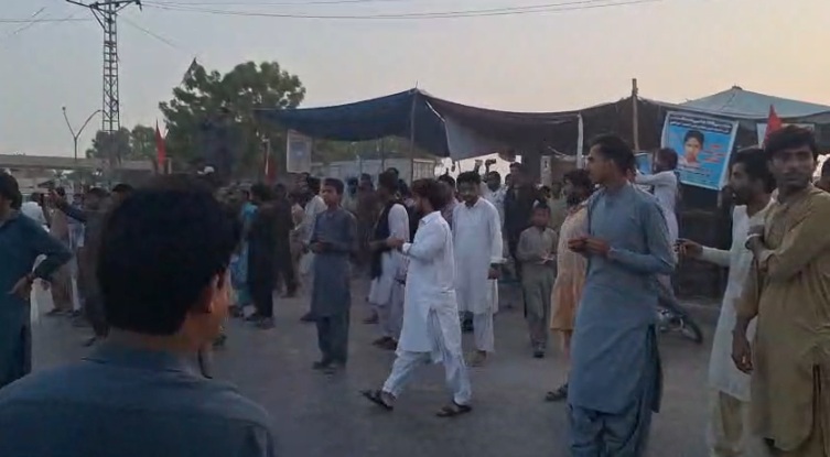 پریا ایکشن کمیٹی کی کال پر ببرلوءِ قومی شاہراہ پر دھرنا، ٹریفک معطل