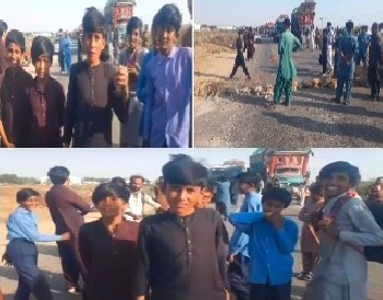 جھرڪ ويجھو اسڪولي شاگردن جو ٽرانسپورٽ جي سھولت نھ ھجڻ خلاف ڌرڻو